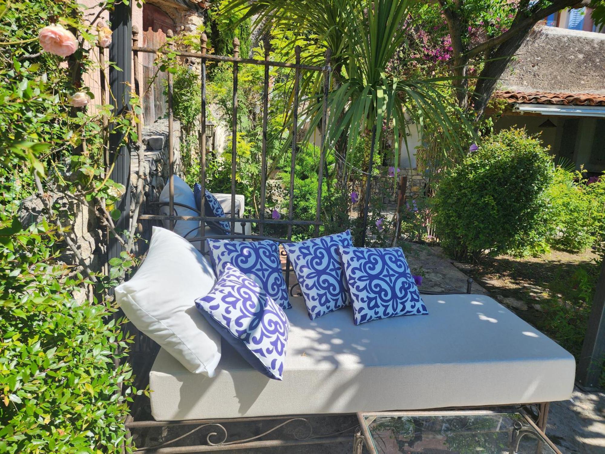 La Belle Histoire Bed & Breakfast Claviers Exterior photo