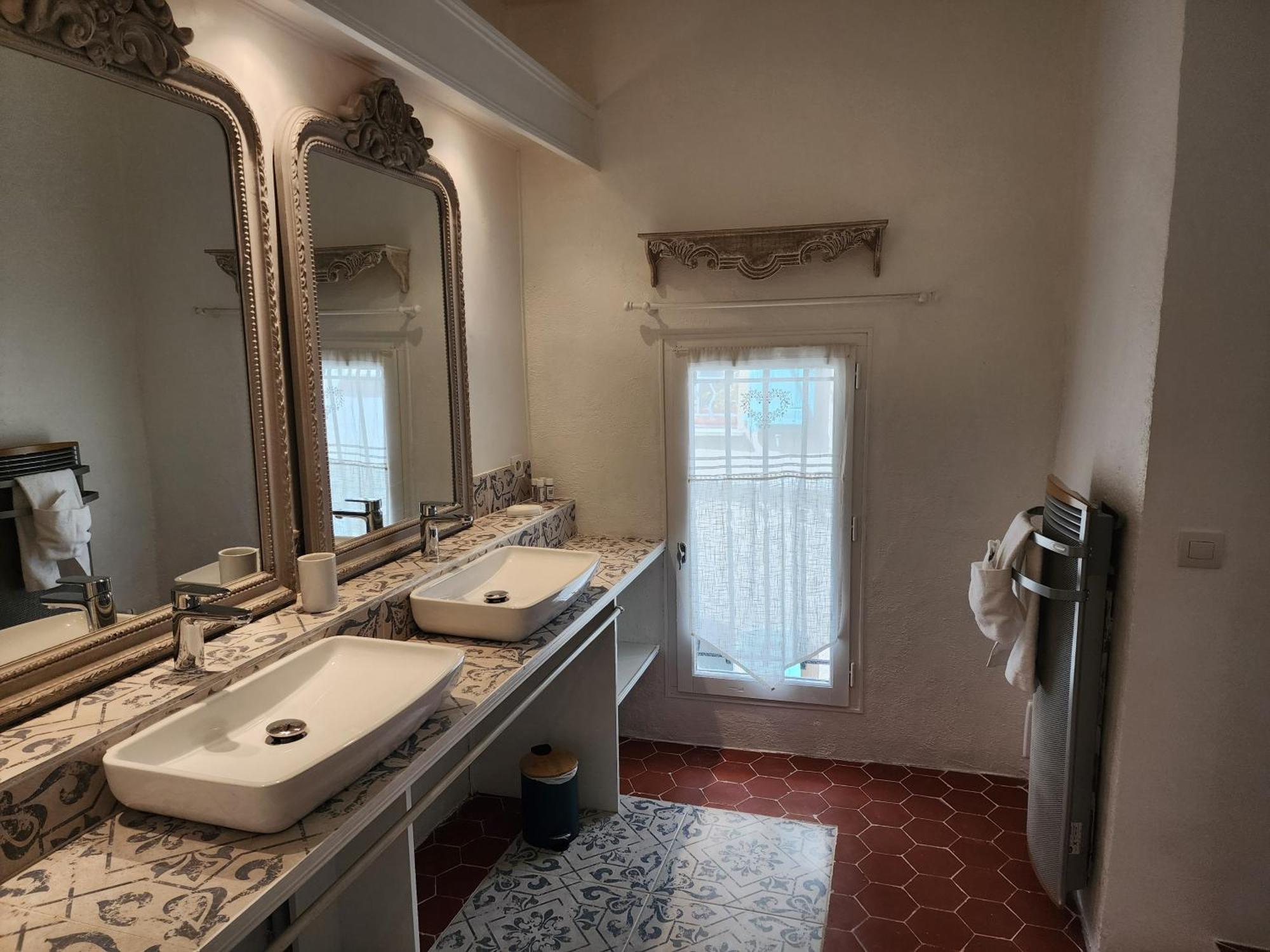 La Belle Histoire Bed & Breakfast Claviers Exterior photo